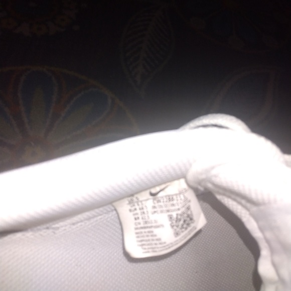 Airforce 1s +a new r shirt - Picture 3 of 3